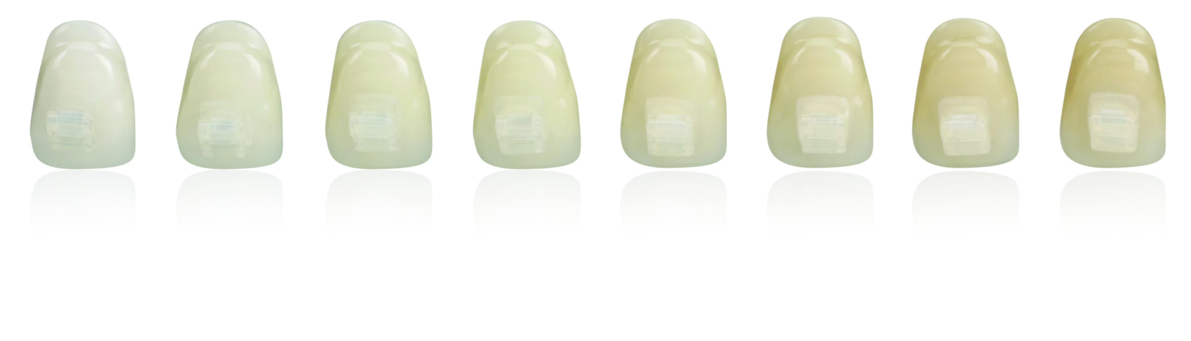 La tecnología PCMT hace que el bracket se adapte al color de cada diente