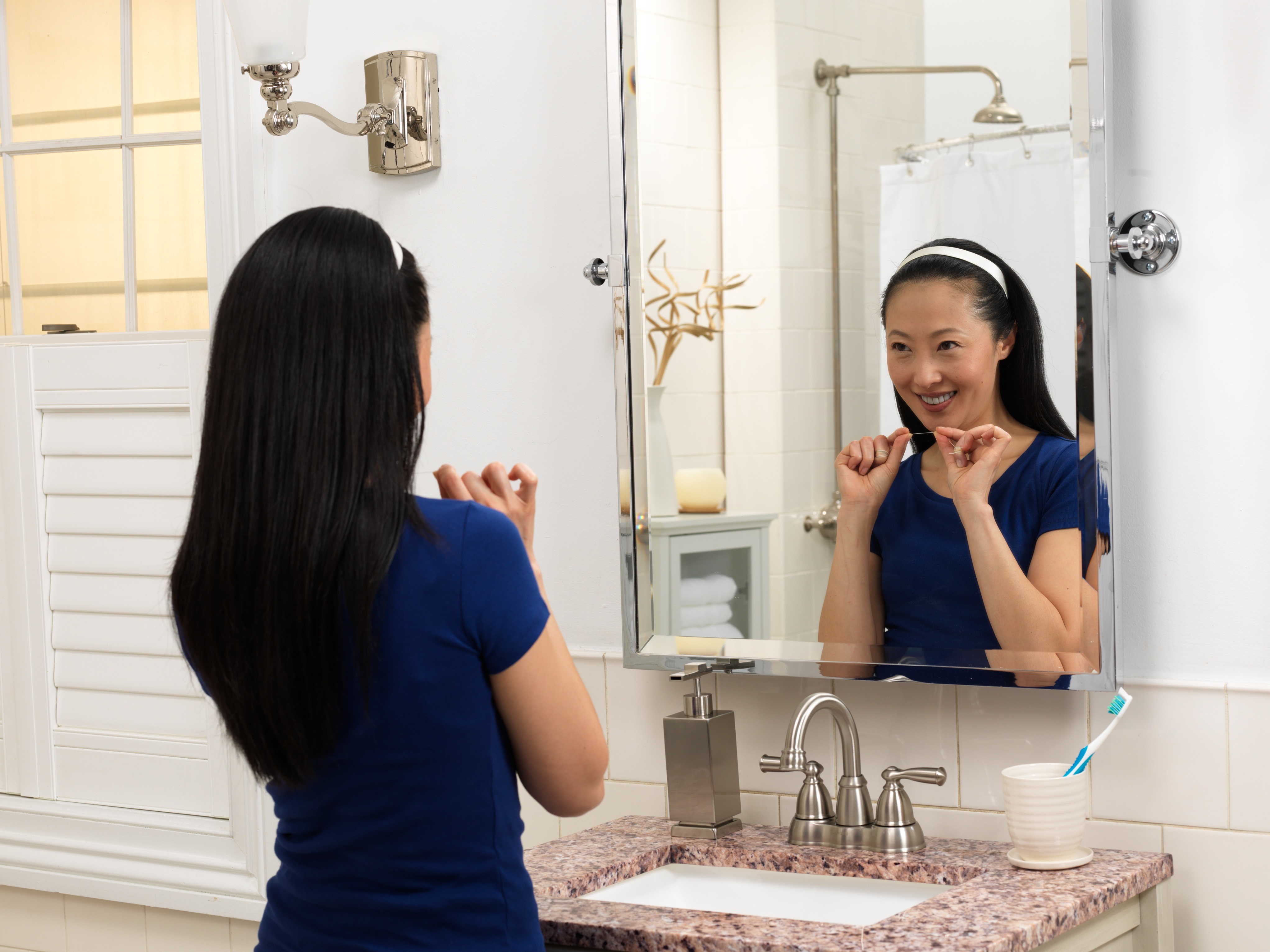 Dental-Thread-Care-Smile-Dentist-Murcia